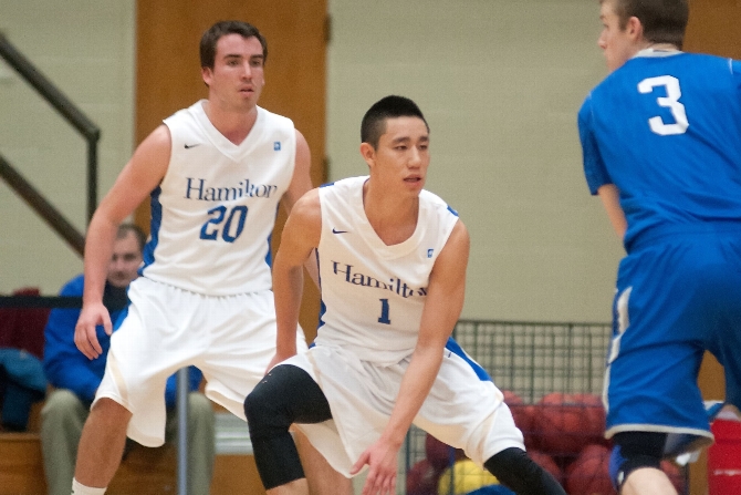 Men's basketball drops NESCAC opener to No. 18 Amherst - News - Hamilton College